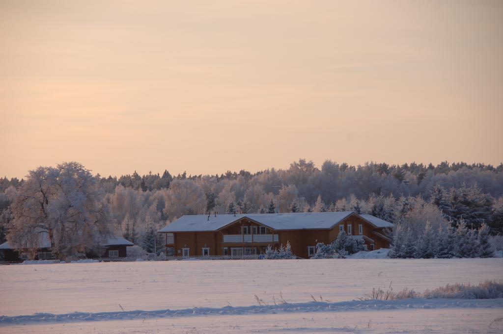 Kuelalistemaja Vehendi Motell Luaran gambar